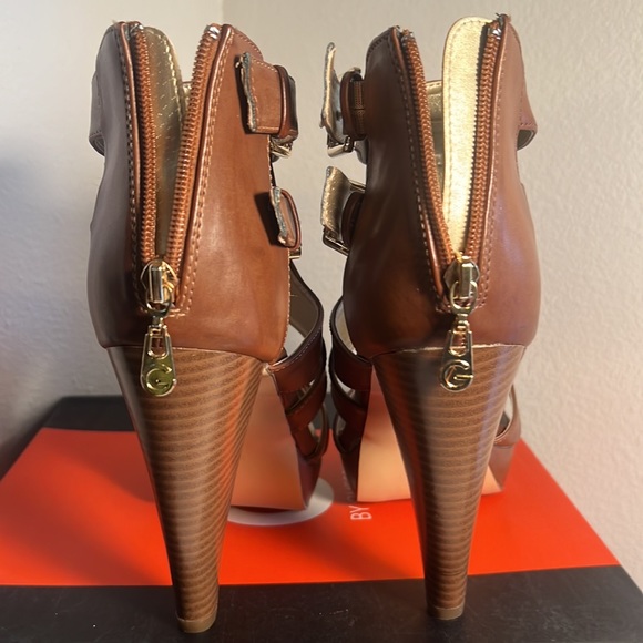 “NEW” G BY GUESS HIGH HEELS - Picture 7 of 16